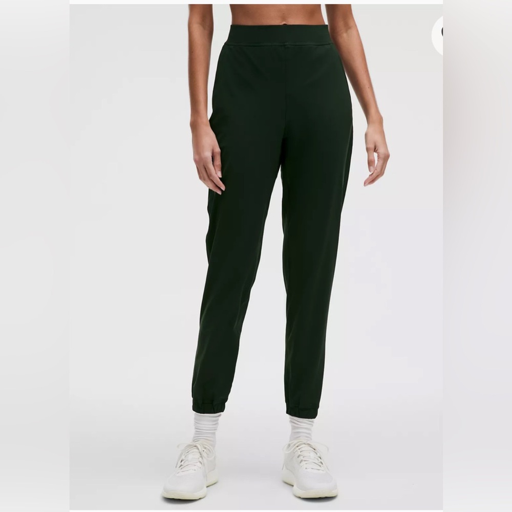 Adapted State High-Rise Jogger Rainforest Green